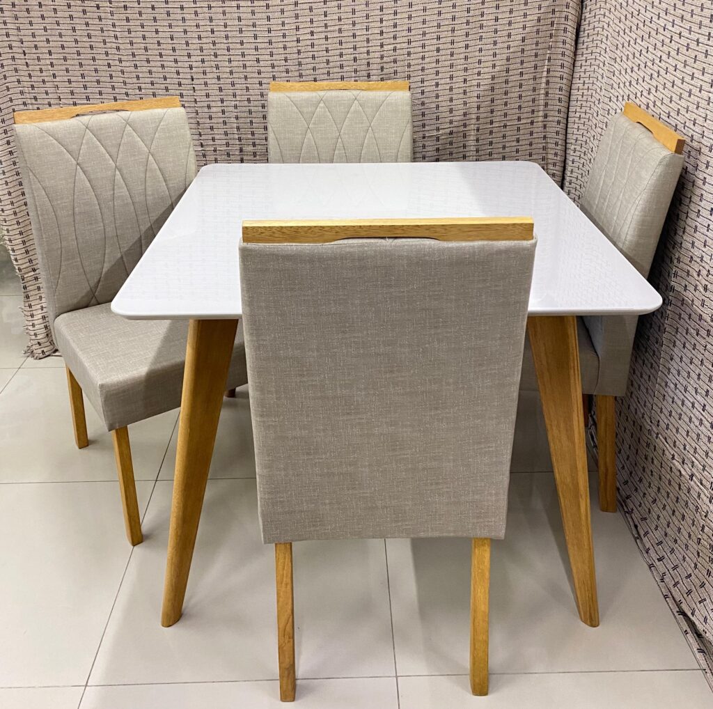 Mesa Jade.Slim 100×100 Tampo Malaga MDF.Vdr e Base Slim Imbuia Mel.OffWhite Carvalho Decor