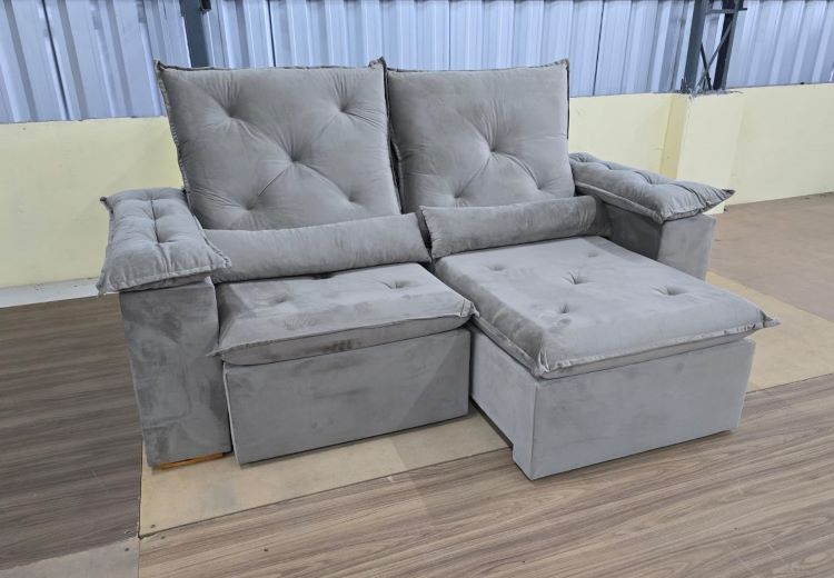 Estofado Retratl Reclinavel New Veludo Suede Bege Escuro.Capuccino KM Decor