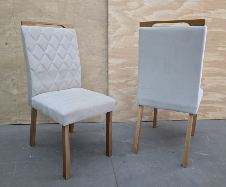 Kit com 2 Cadeiras Dublin Cinamomo.Bordado 106 Veludo Inca Capuccino 15 Vieira Decor