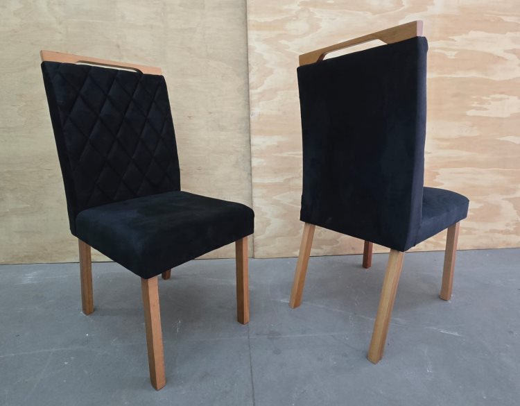 Kit com 2 Cadeiras Dublin Cinamomo.Bordado 106 Veludo Inca Preto 13 Vieira Decor